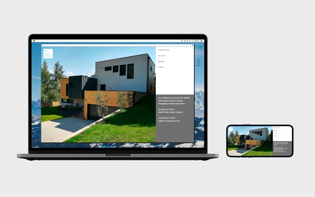 Écrans d’ordinateur et de smartphone en mode paysage, affichant la page d’accueil du site web www.mt-architecture.com